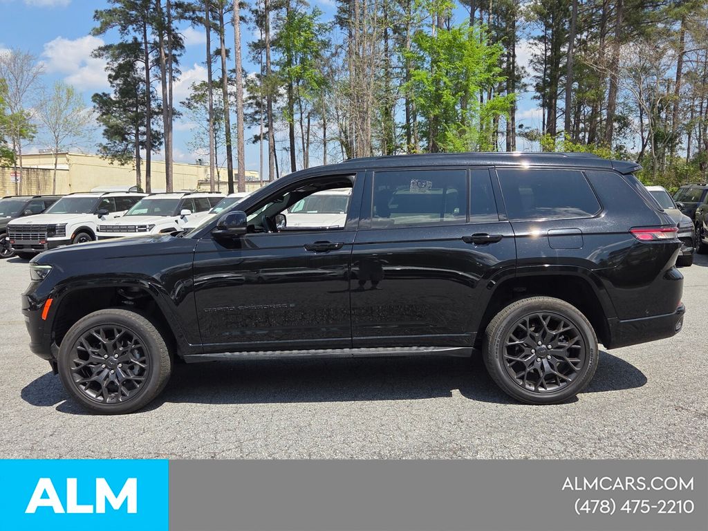 Used 2024 Black Jeep Summit image 4