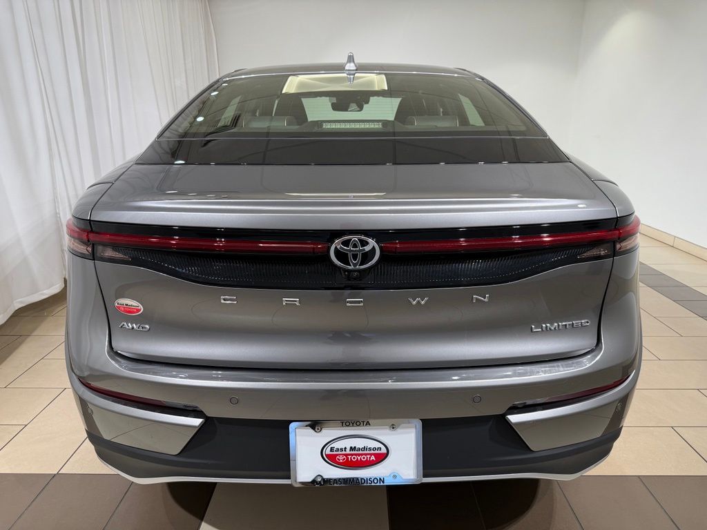 Thumbnail: 2023 Toyota Crown - 4