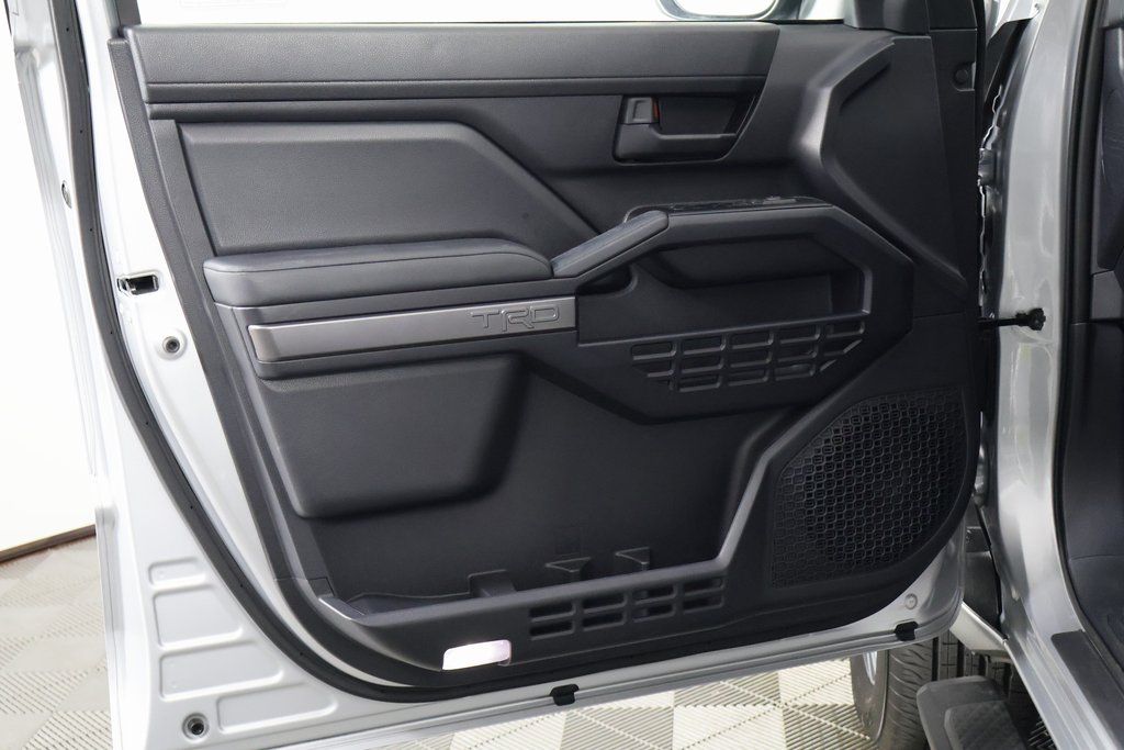 Thumbnail: 2025 Toyota 4Runner - 12