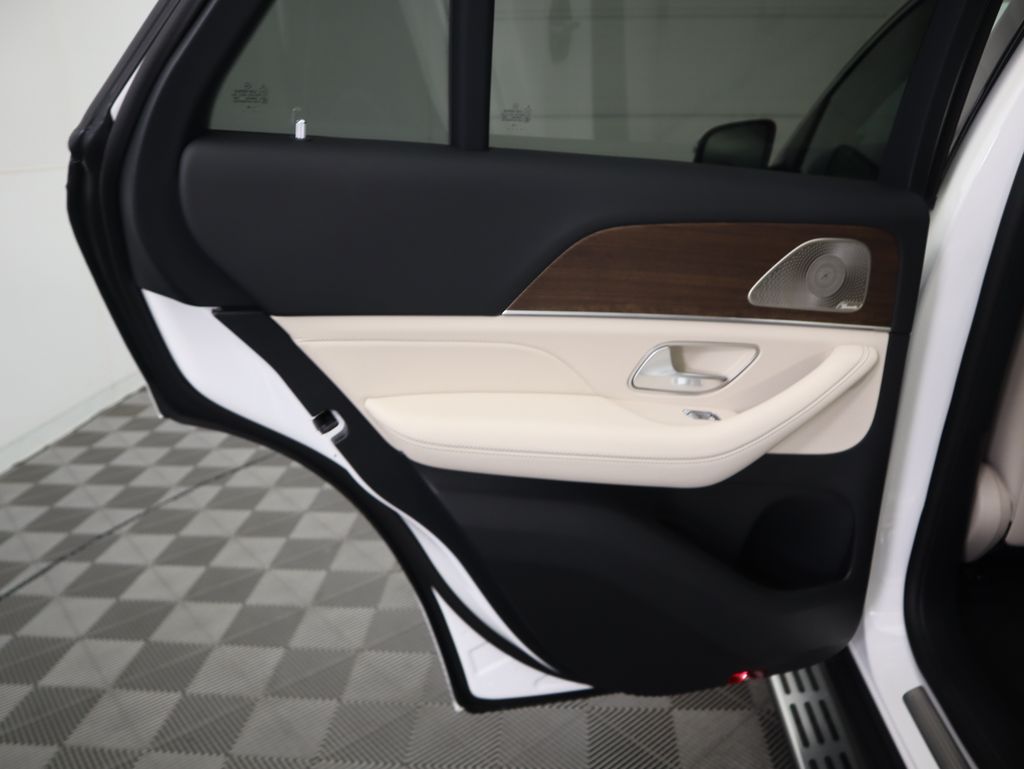 Thumbnail: 2026 Mercedes-Benz GLE - 28