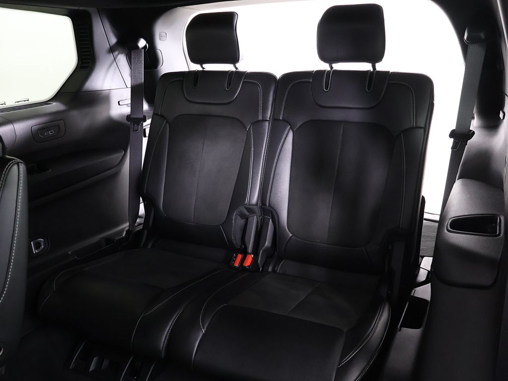 Used 2023 Gray Jeep Altitude image 37