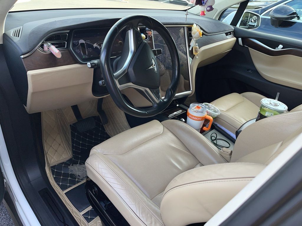 Thumbnail: 2016 Tesla Model X - 5