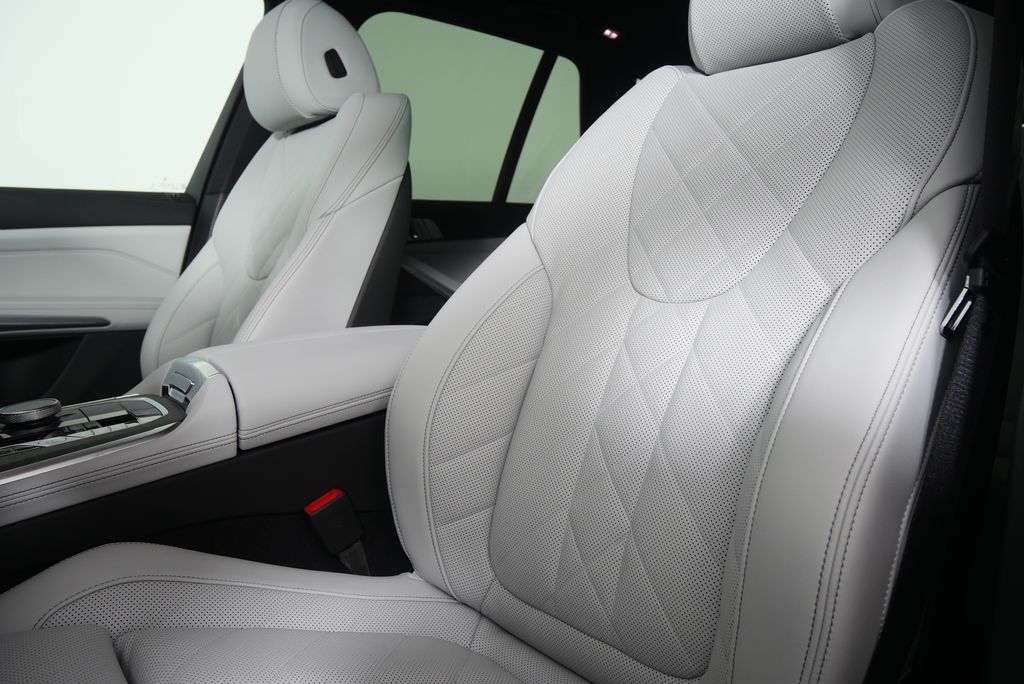Thumbnail: 2026 BMW X5 - 11