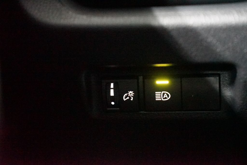 Thumbnail: 2025 Toyota RAV4 - 23