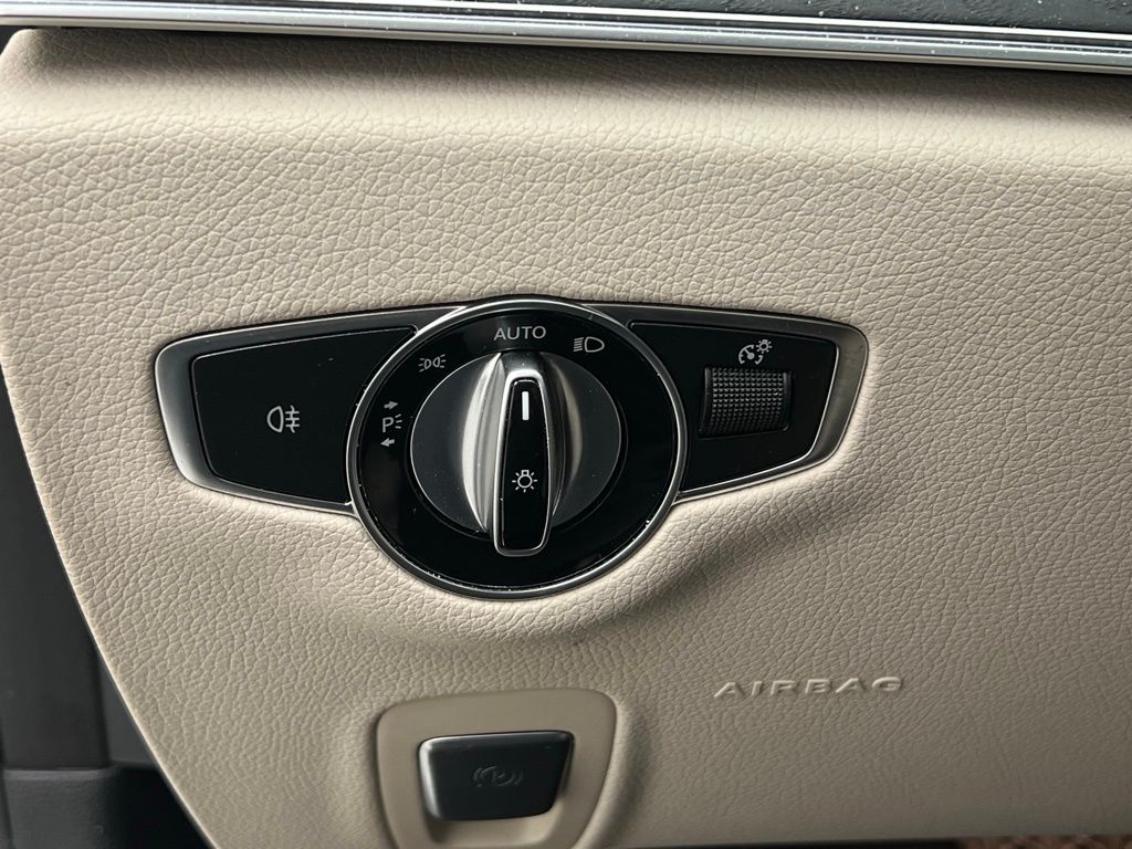 Thumbnail: 2023 Mercedes-Benz E-Class - 20