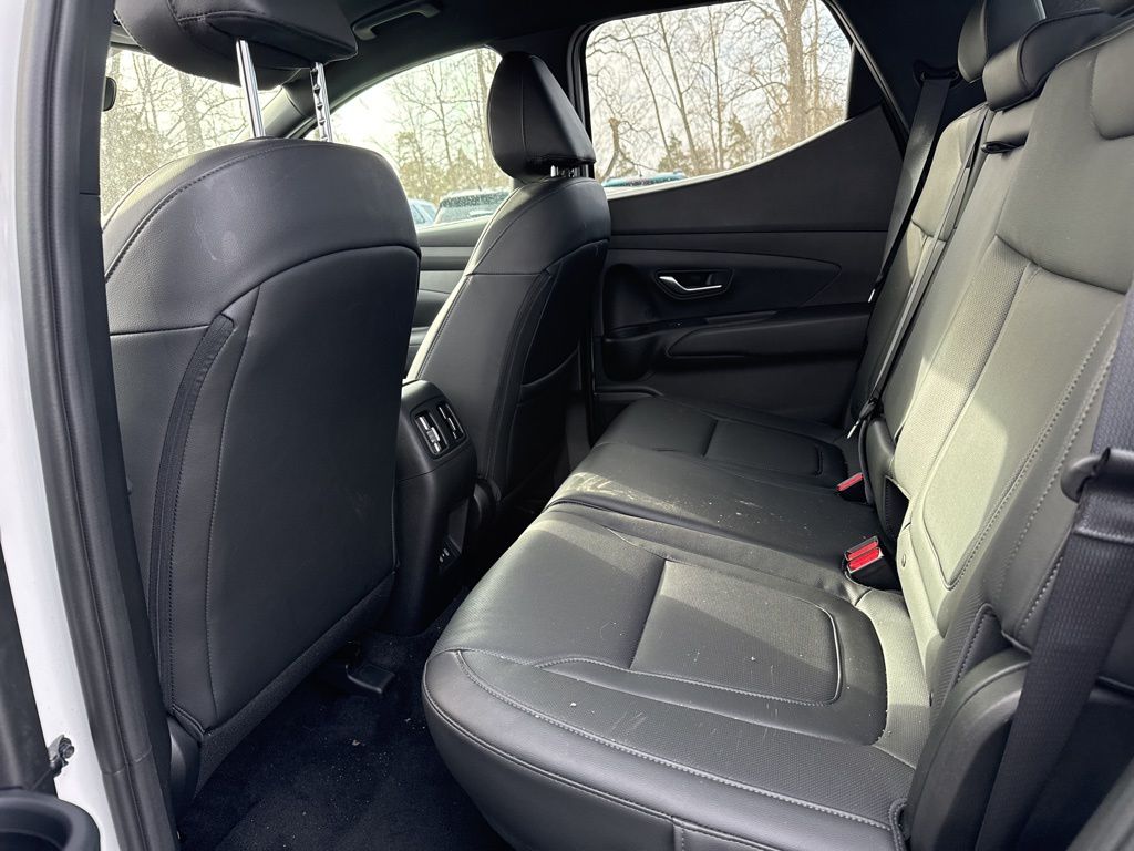 Certified Used 2025 White Hyundai SEL image 5