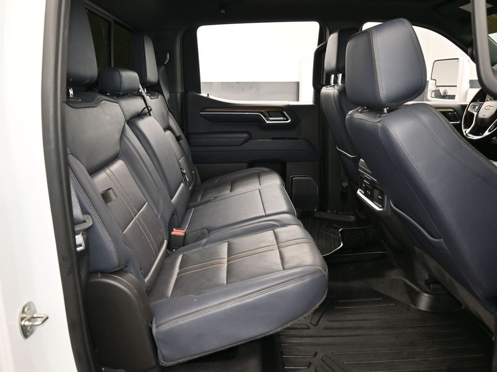 Used 2022 Iridescent Pearl Tricoat Chevrolet High Country image 59