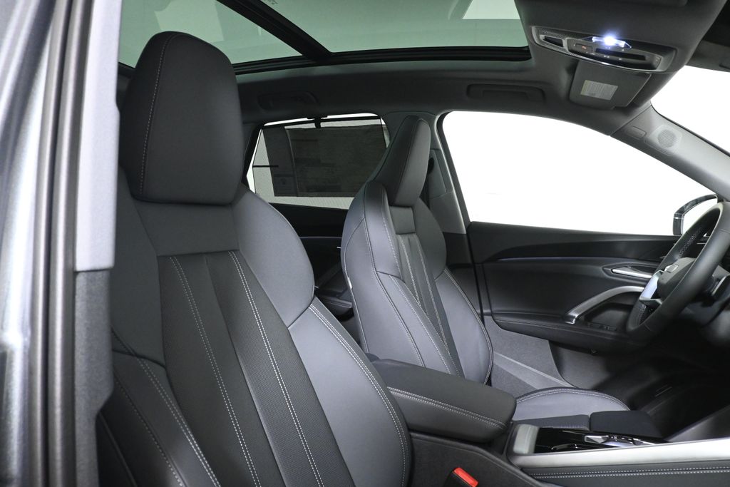 Thumbnail: 2026 Audi Q5 - 30