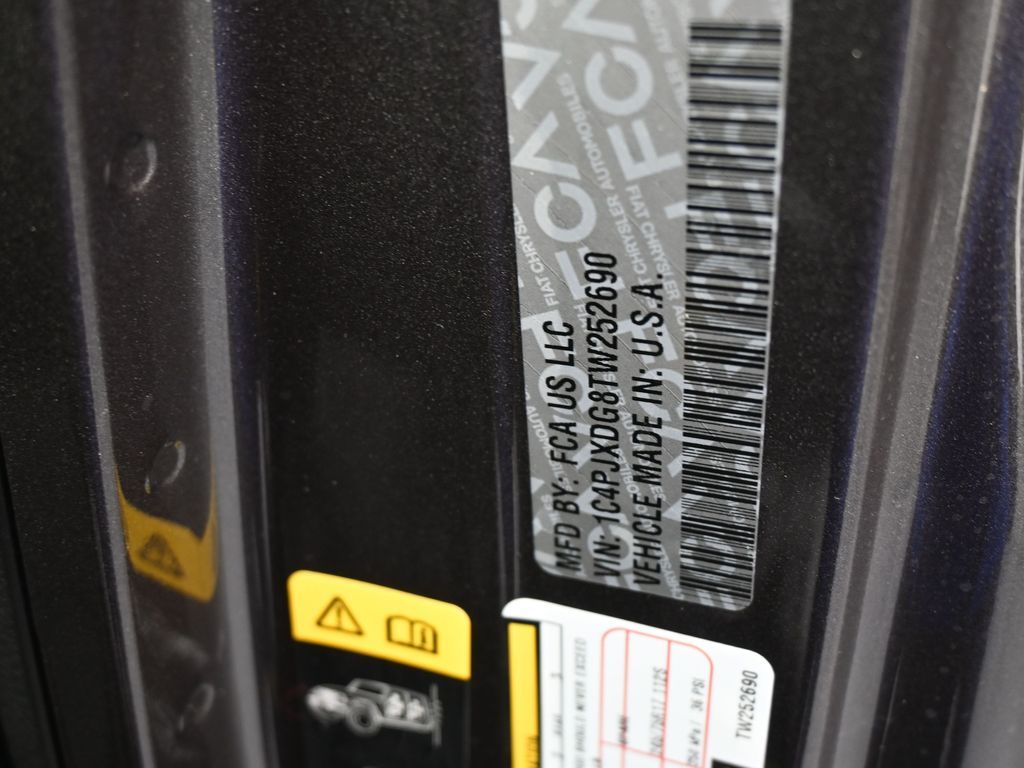 New 2026 Granite Crystal Metallic Clearcoat Jeep Sport image 15