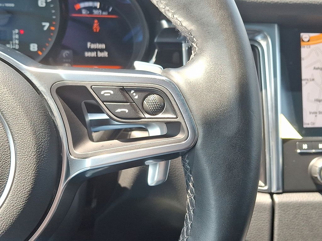 Thumbnail: 2017 Porsche Macan - 25