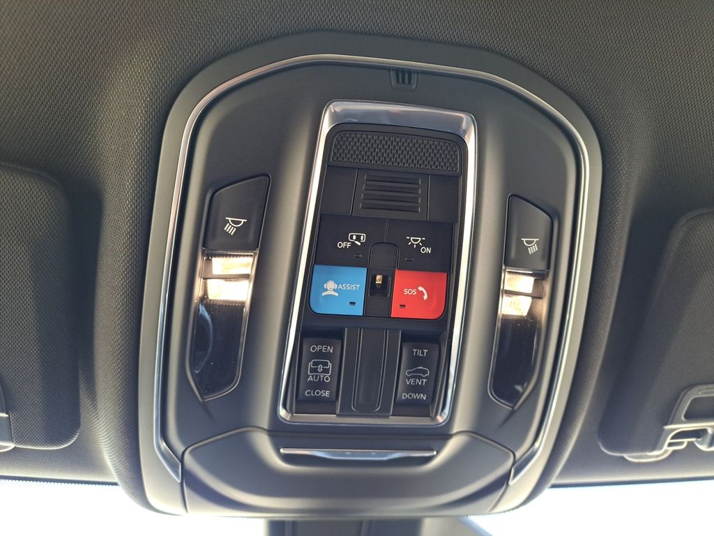 New Car 2025 Jeep Grand Cherokee  Laredo X For Sale Under $35,000 In Austin, Texas