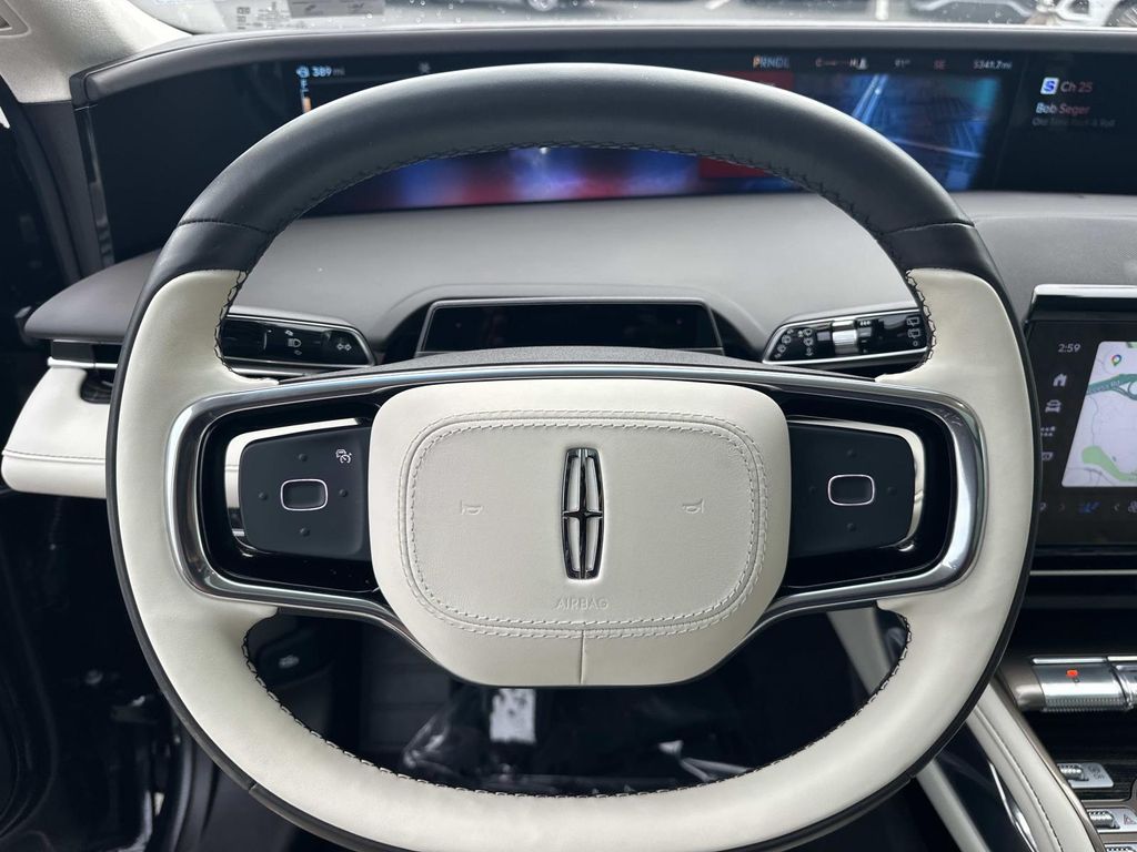 Thumbnail: 2024 Lincoln Nautilus - 29