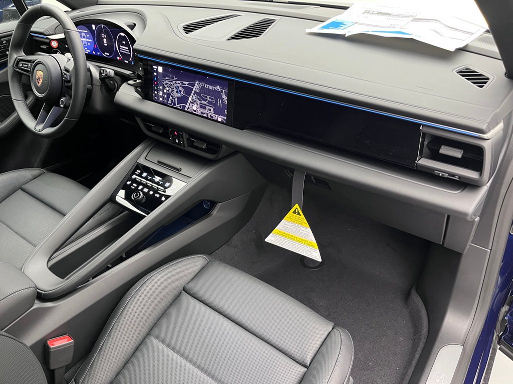 Thumbnail: 2025 Porsche Macan - 24