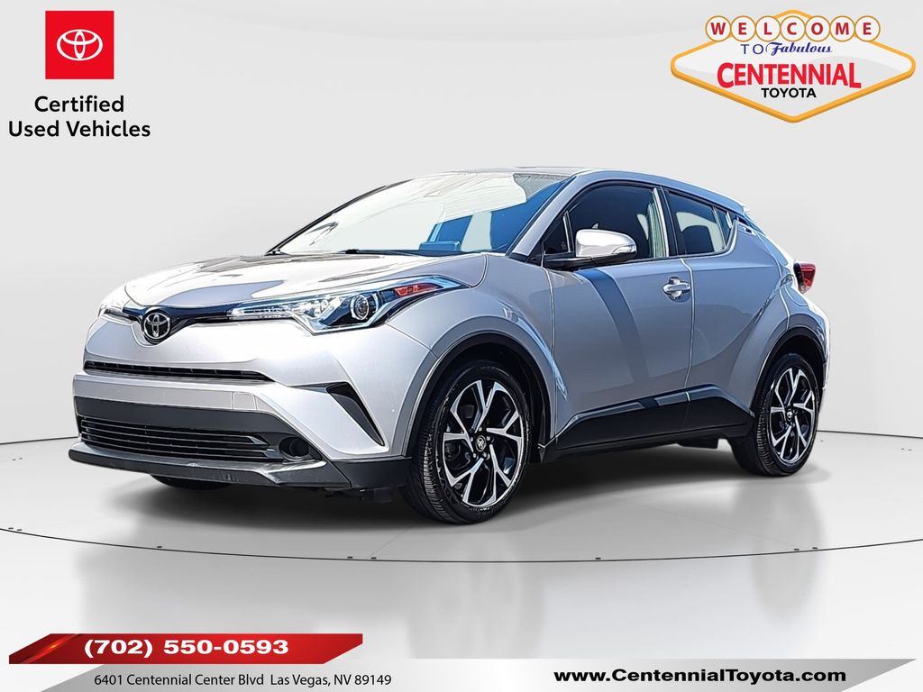 2019 Toyota C-HR XLE's photo