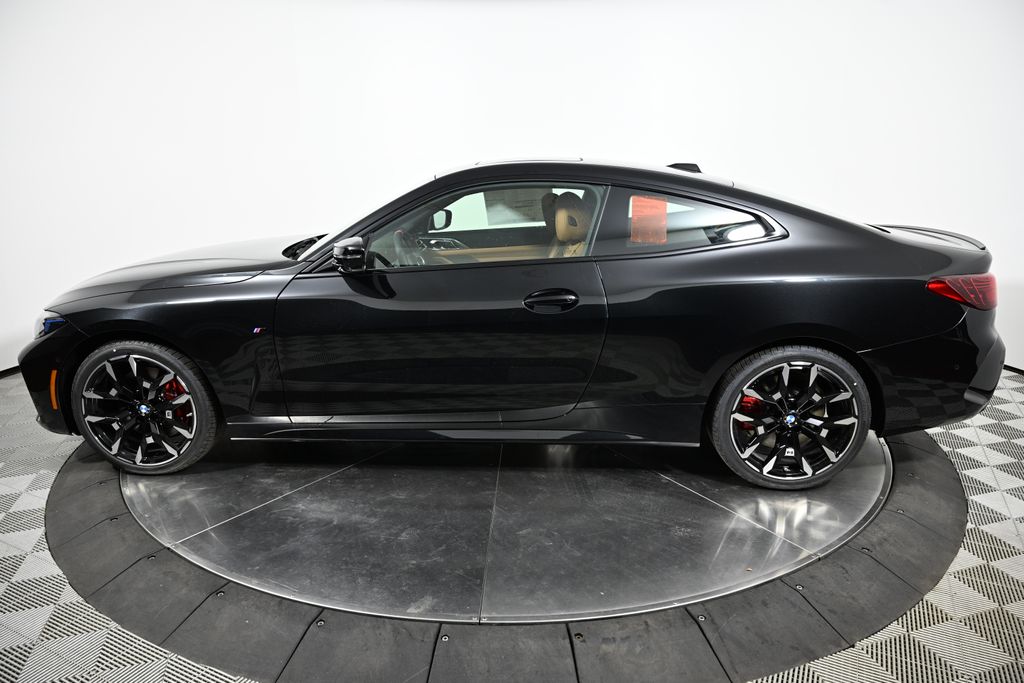 Thumbnail: 2026 BMW 4 Series - 2