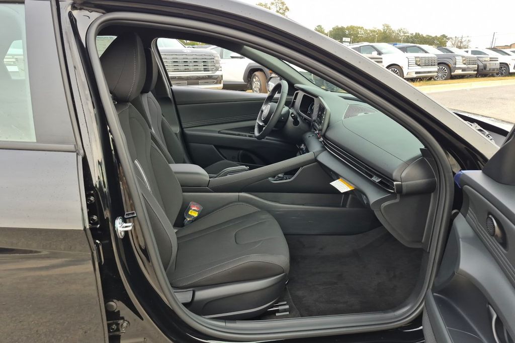 New 2026 Black Hyundai SEL Sport Plus image 19