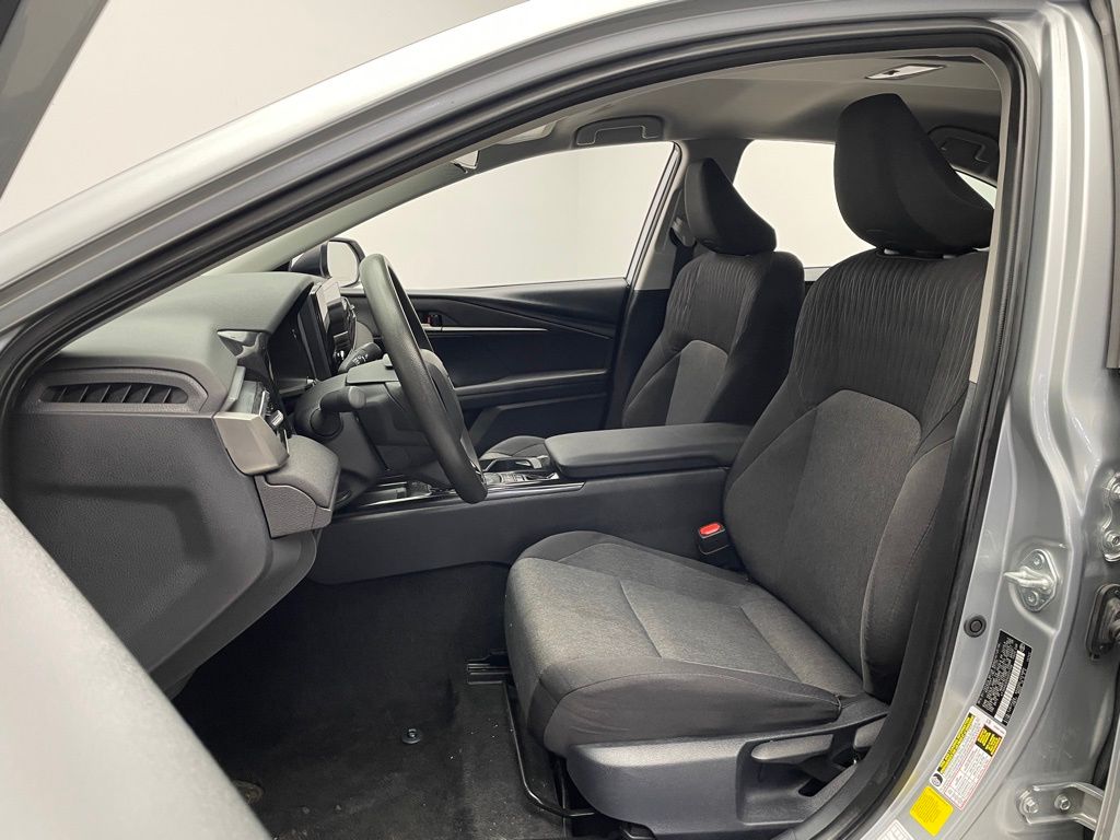 Thumbnail: 2025 Toyota Camry - 13