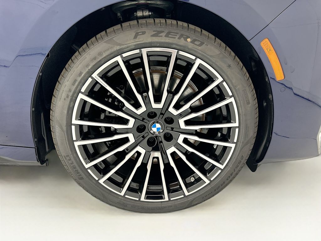 Thumbnail: 2026 BMW i7 - 31