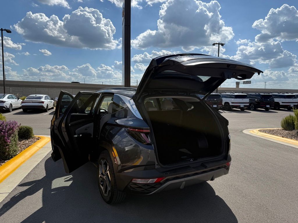 Thumbnail: 2022 Hyundai Tucson - 14