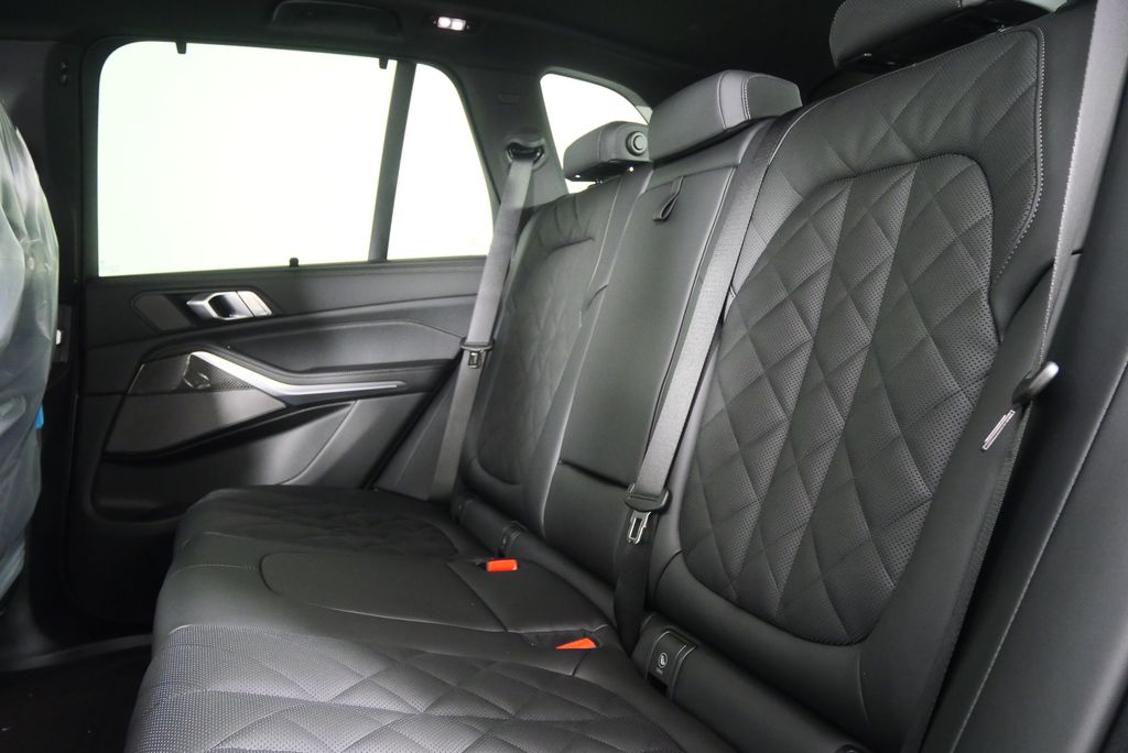 Thumbnail: 2026 BMW X5 - 16