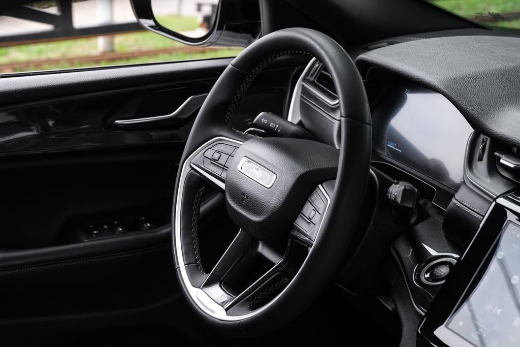 used 2023 Jeep Grand Cherokee L car, priced at $25,262
