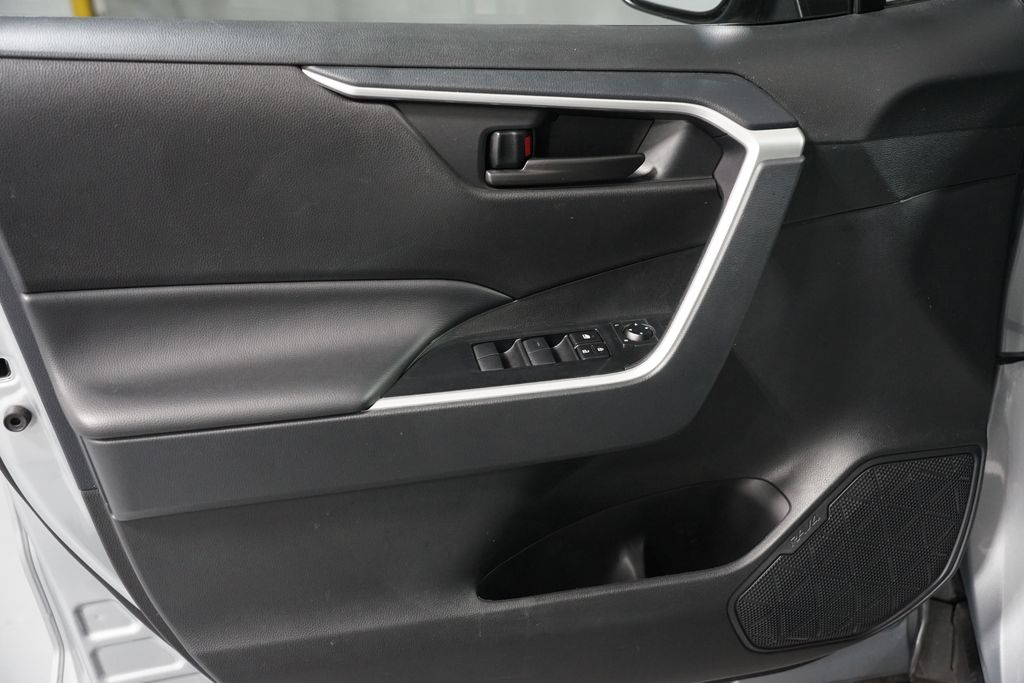 Thumbnail: 2024 Toyota RAV4 - 29