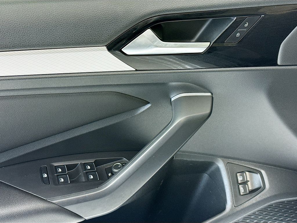 Thumbnail: 2021 Volkswagen Jetta - 23