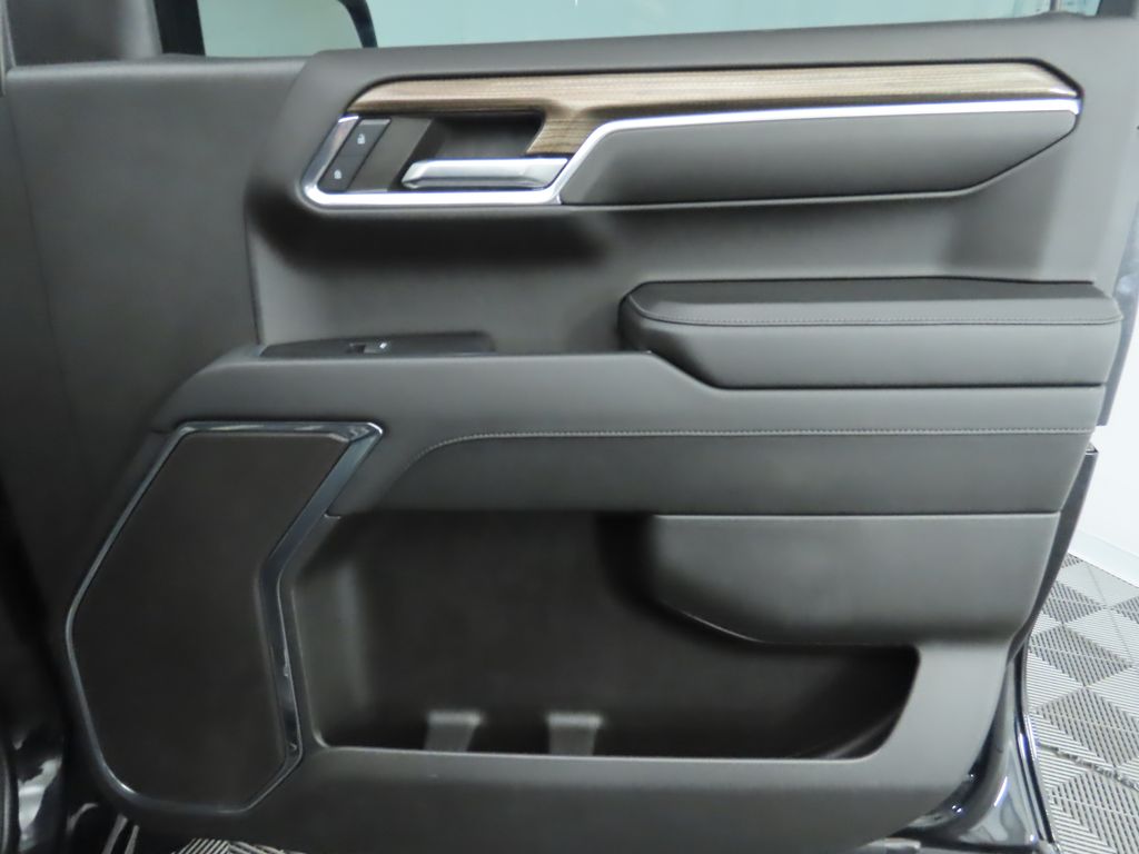 2024 Chevrolet Silverado 1500 RST 25