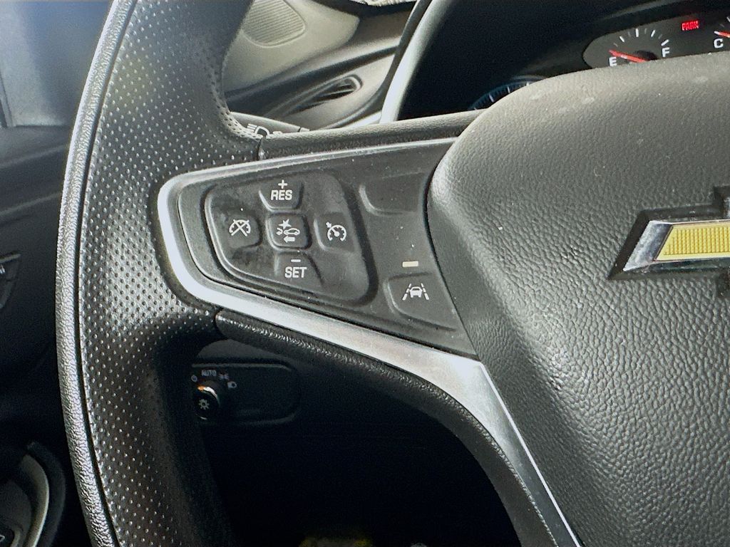 Used 2023 White Chevrolet LT image 25