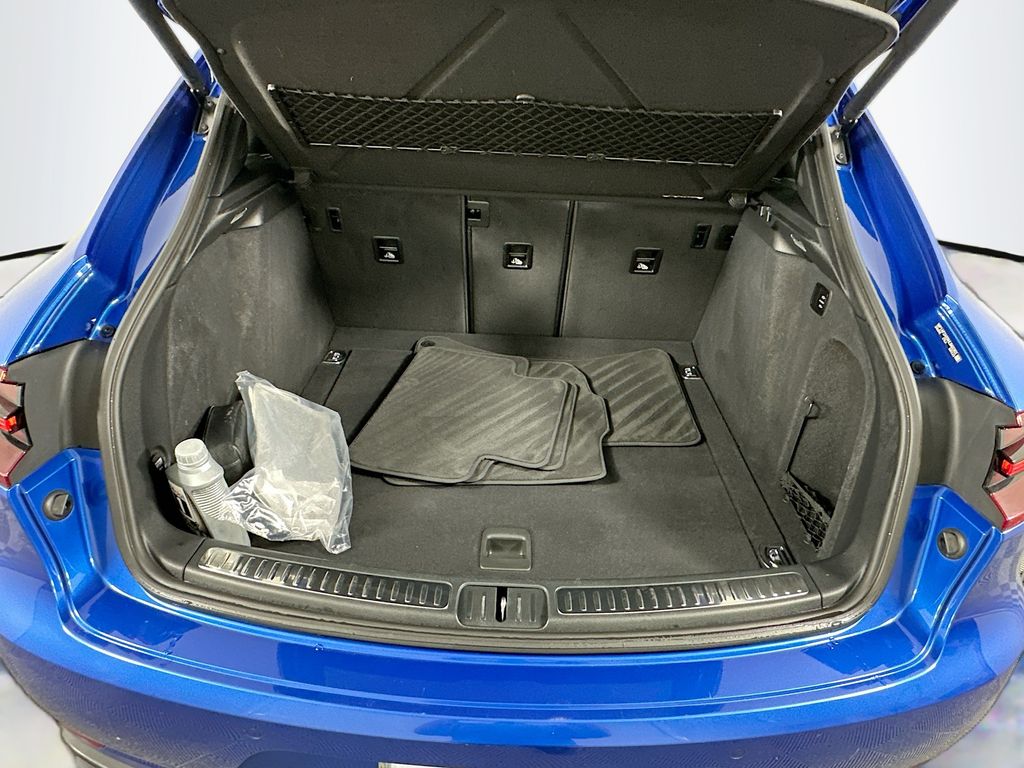 Thumbnail: 2017 Porsche Macan - 27