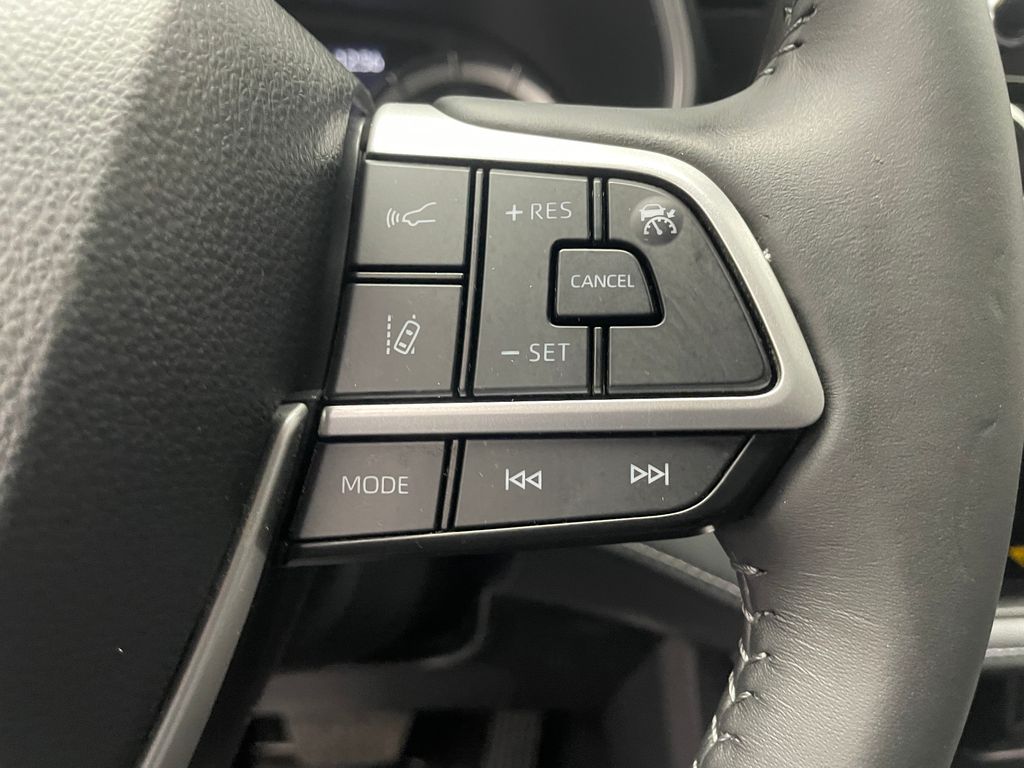 Thumbnail: 2024 Toyota Highlander - 23