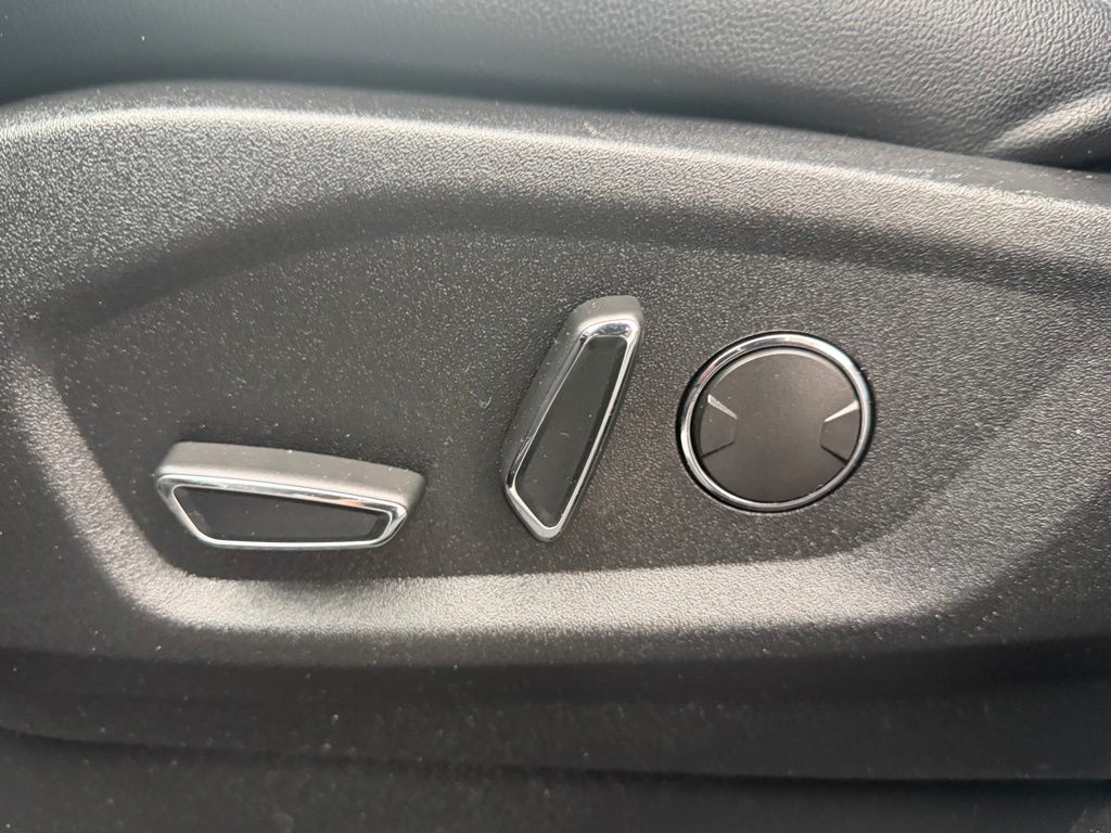 2019 Ford Edge SEL Black at South Hills CDJR