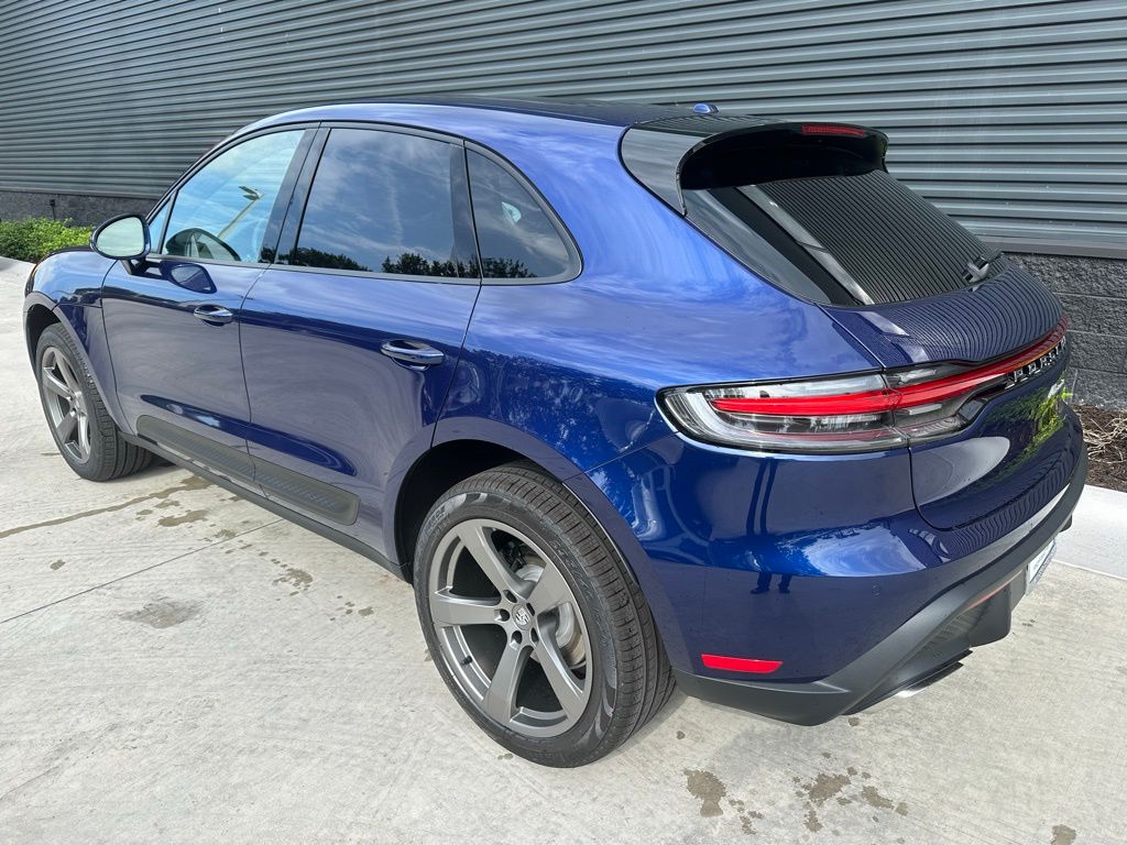 2025 Porsche Macan  11