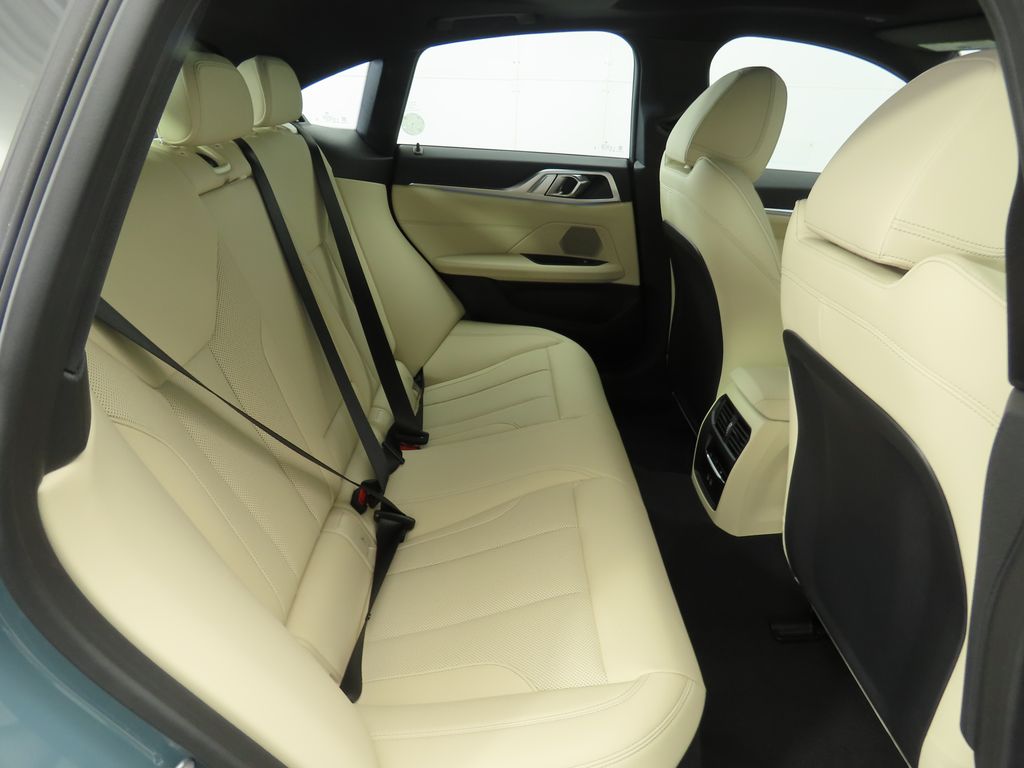 2025 BMW i4 eDrive40 23