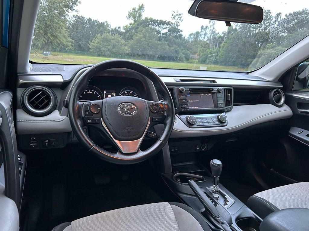 Thumbnail: 2018 Toyota RAV4 - 11