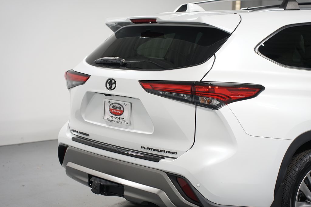 Thumbnail: 2022 Toyota Highlander - 9