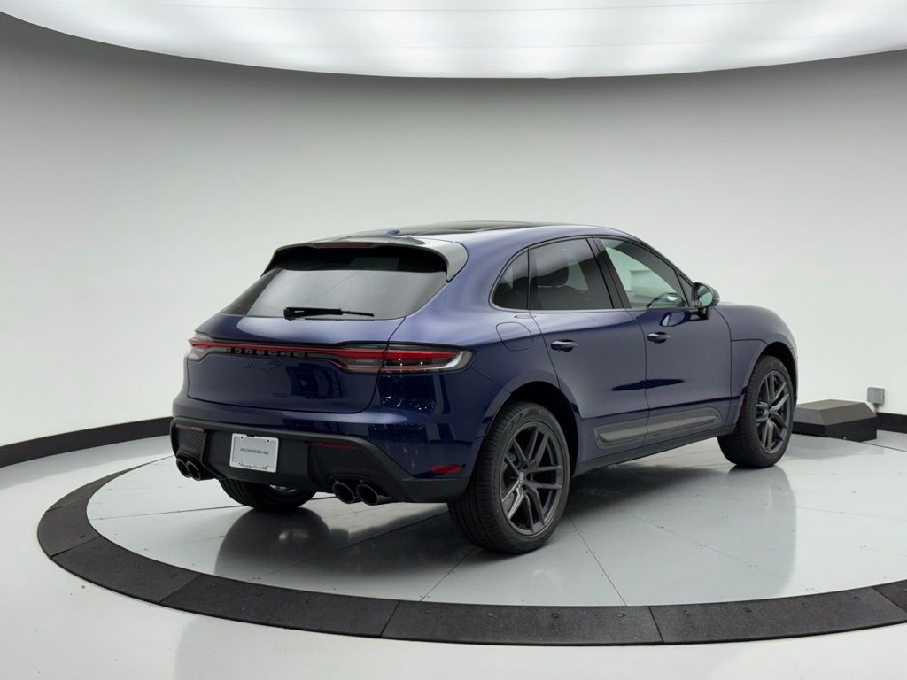 Thumbnail: 2025 Porsche Macan - 10