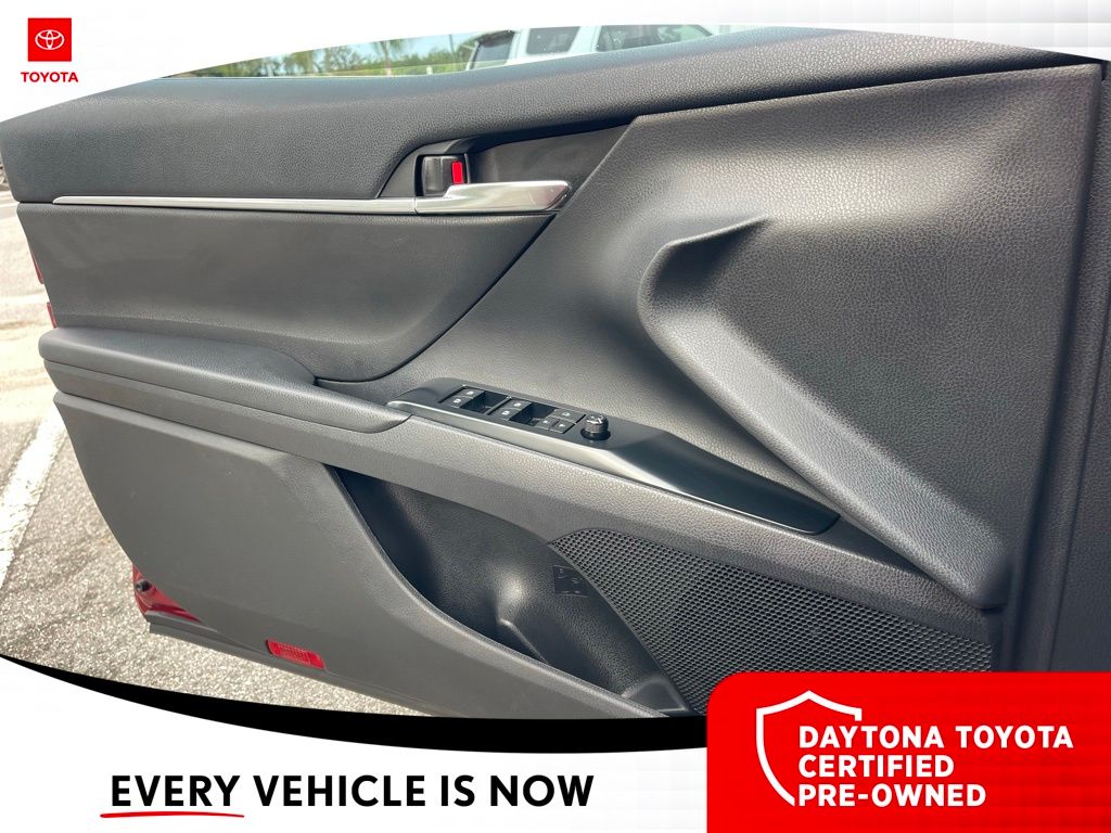 2020 Toyota Camry LE - Photo 25