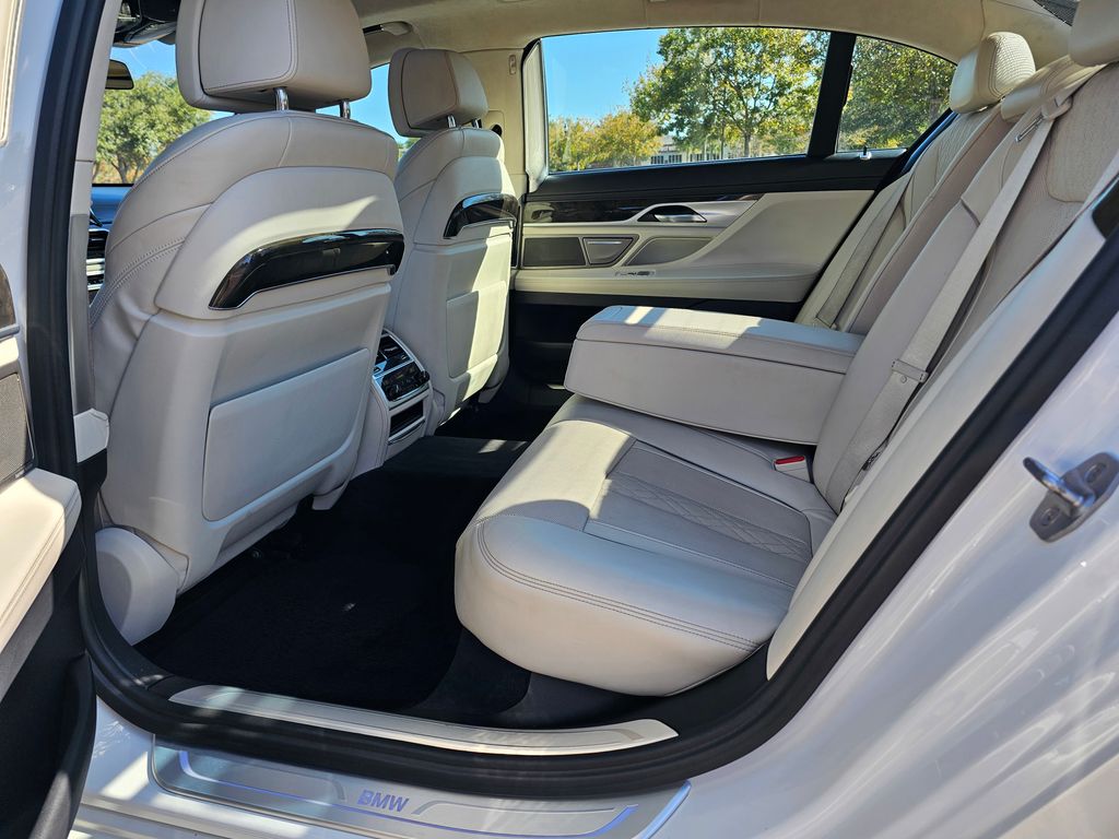 2018 BMW 7 Series 750i xDrive 34