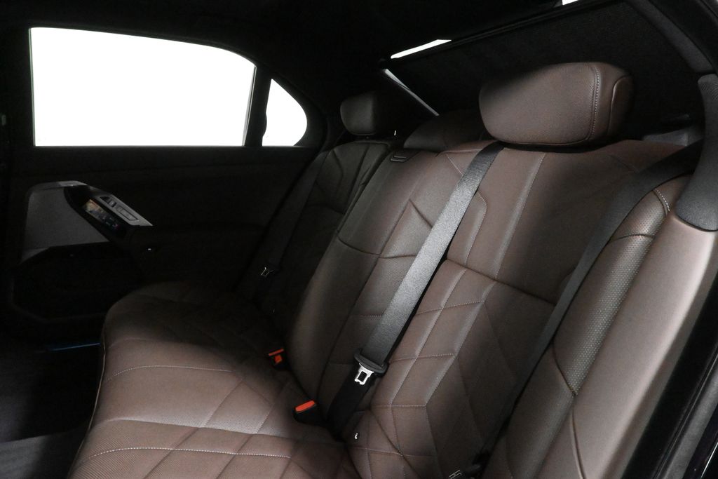 2025 BMW 7 Series 760i xDrive 4