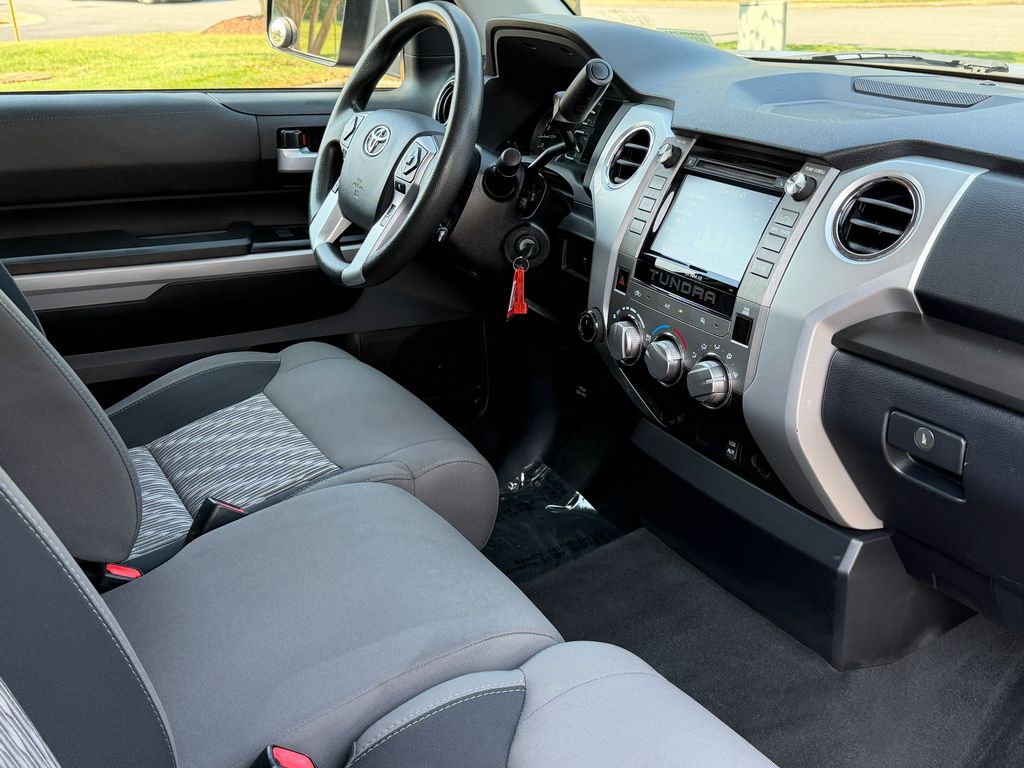 Thumbnail: 2019 Toyota Tundra - 8