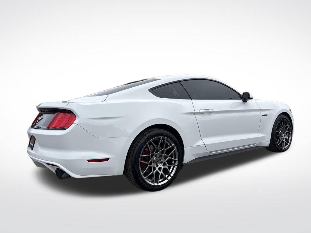 2017 Oxford White Ford Mustang V6 RWD Coupe