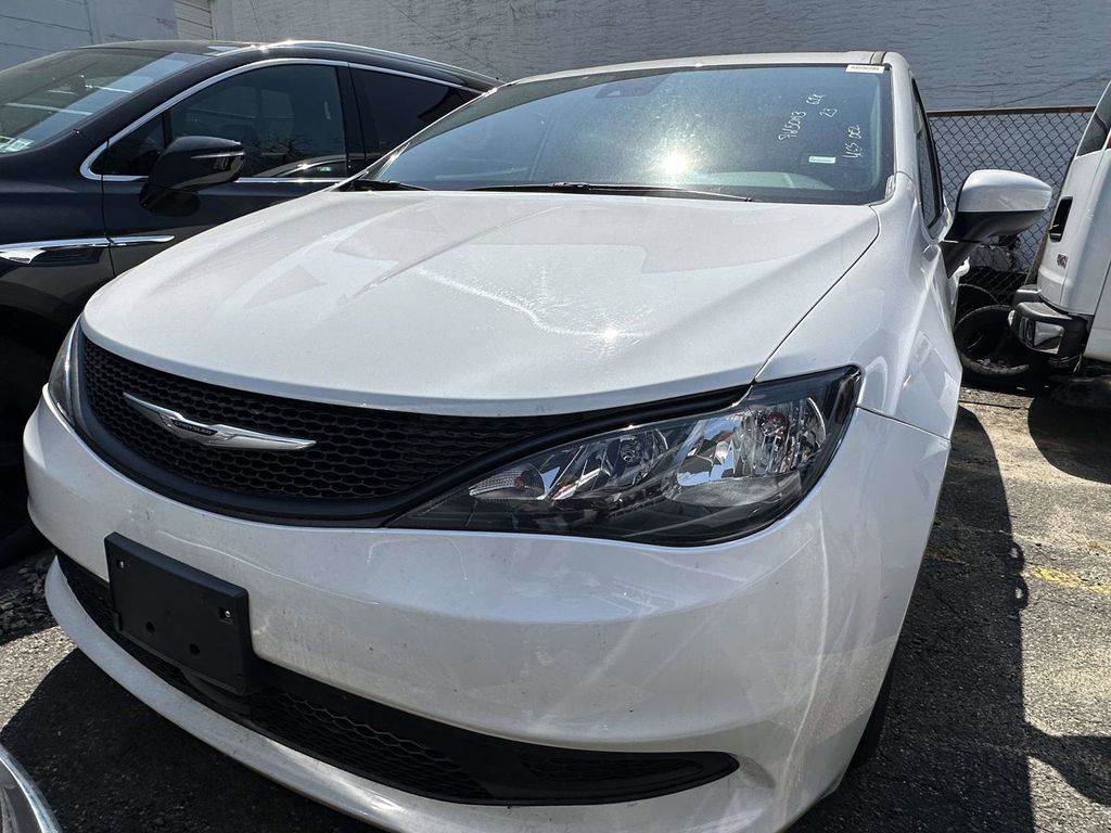 Bright White Clearcoat 2023 Chrysler Voyager LX FWD Minivan Front-Wheel Drive 9-Speed Automatic