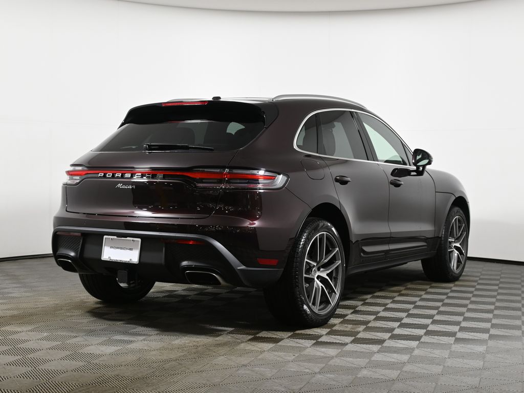 Thumbnail: 2026 Porsche Macan - 7