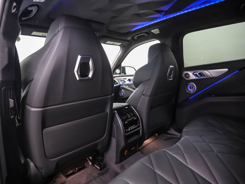 Thumbnail: 2026 BMW XM - 20