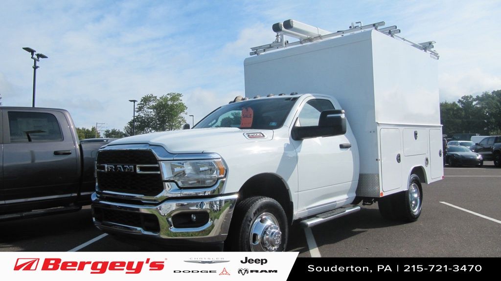  2023 RAM 3500 Chassis Tradesman Regular Cab DRW 4WD   