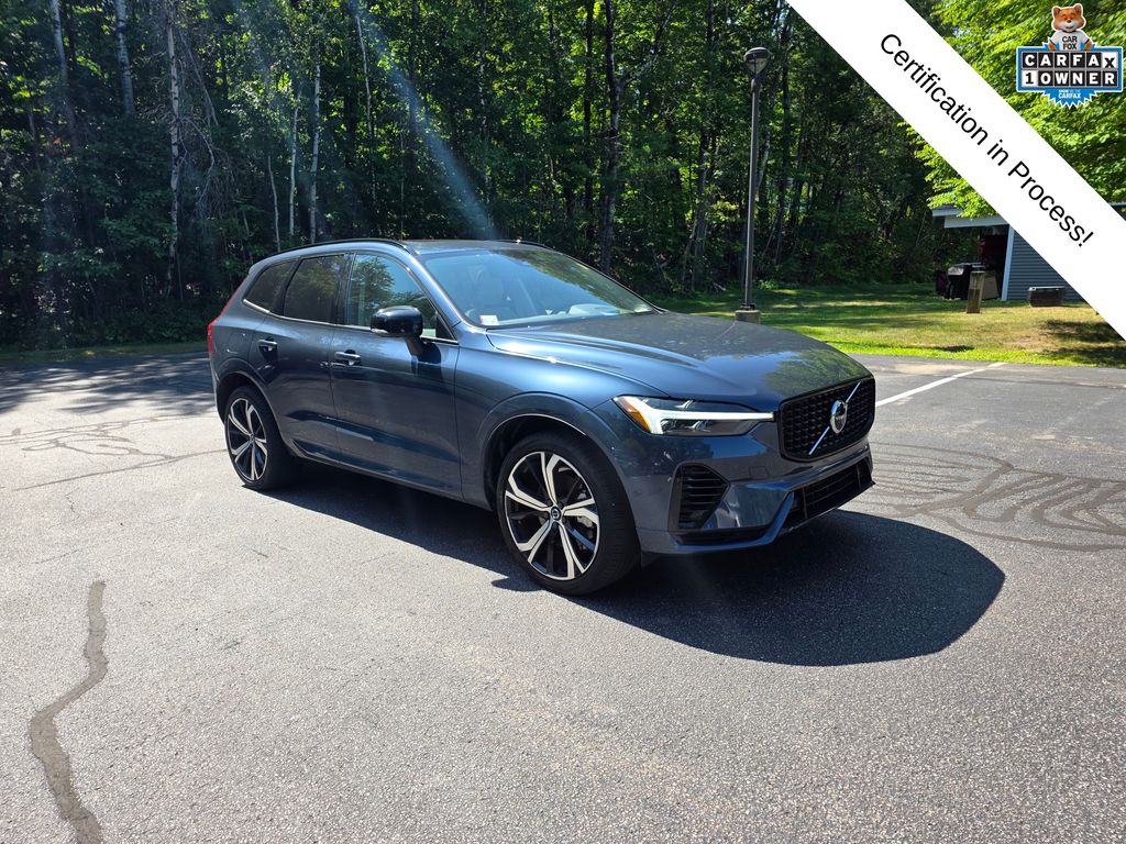 2024 Volvo XC60 Recharge T8 Ultimate Dark Theme eAWD   