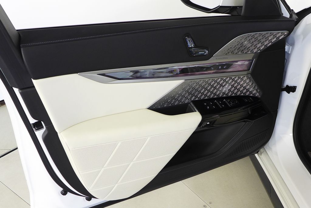 Thumbnail: 2023 BMW i7 - 11