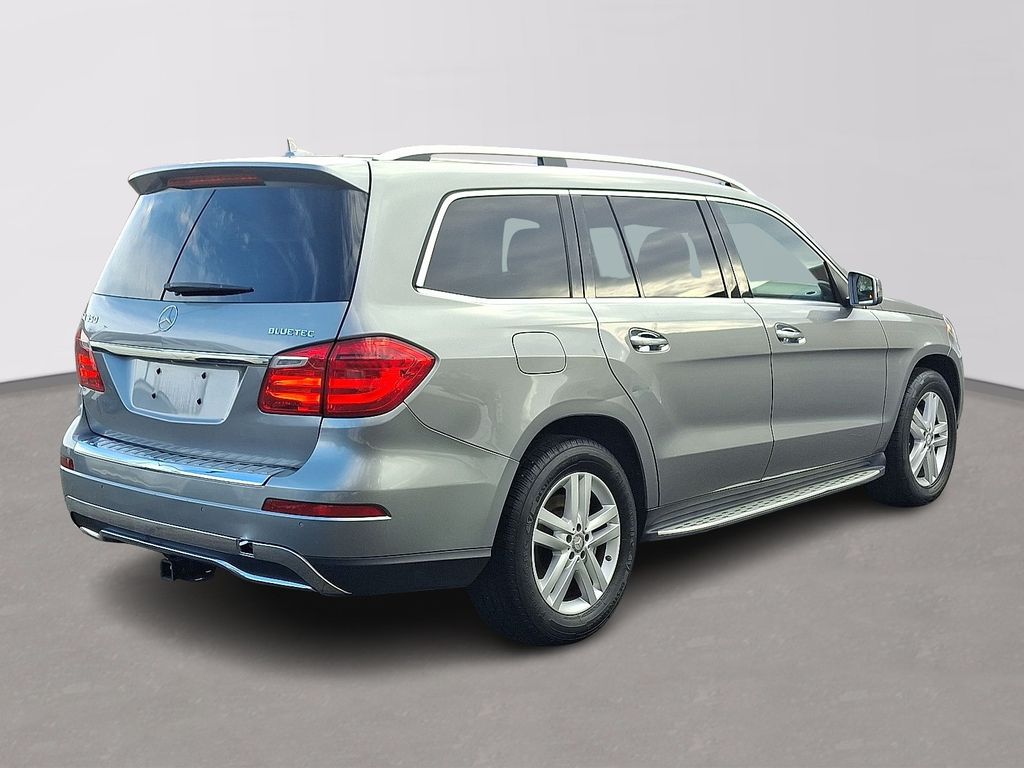 Thumbnail: 2016 Mercedes-Benz GL-Class - 4