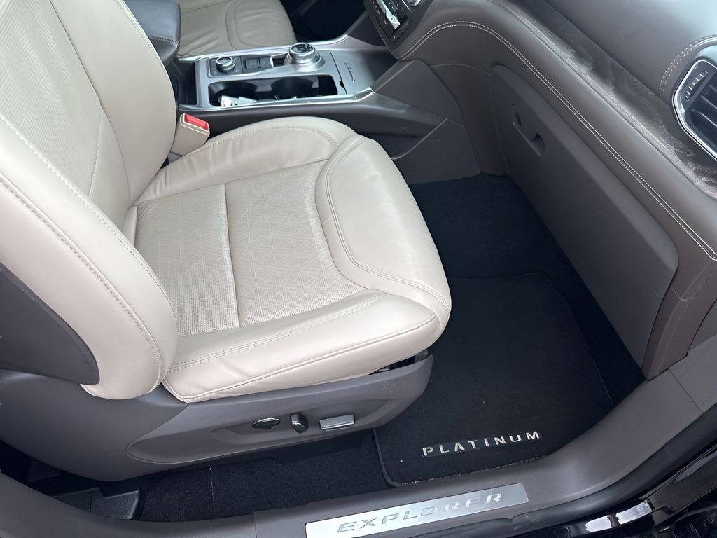 Used Car 2020 Ford Explorer  Platinum For Sale Under $25,000 In Austin, Texas